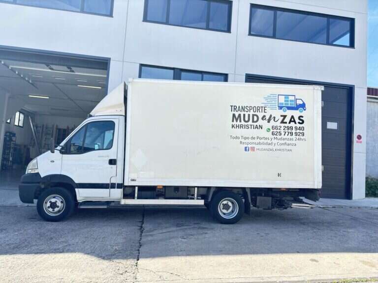 Camion de Mudanzas Khristian disponible para alquiler